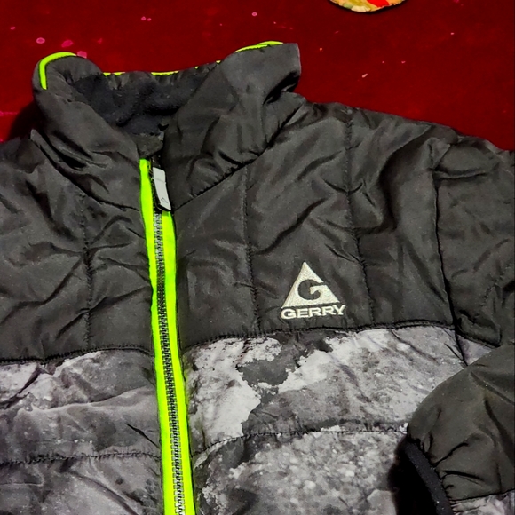 GERRY - BOYS BLACK CAMO PUFFER JACKET - Picture 3 of 8